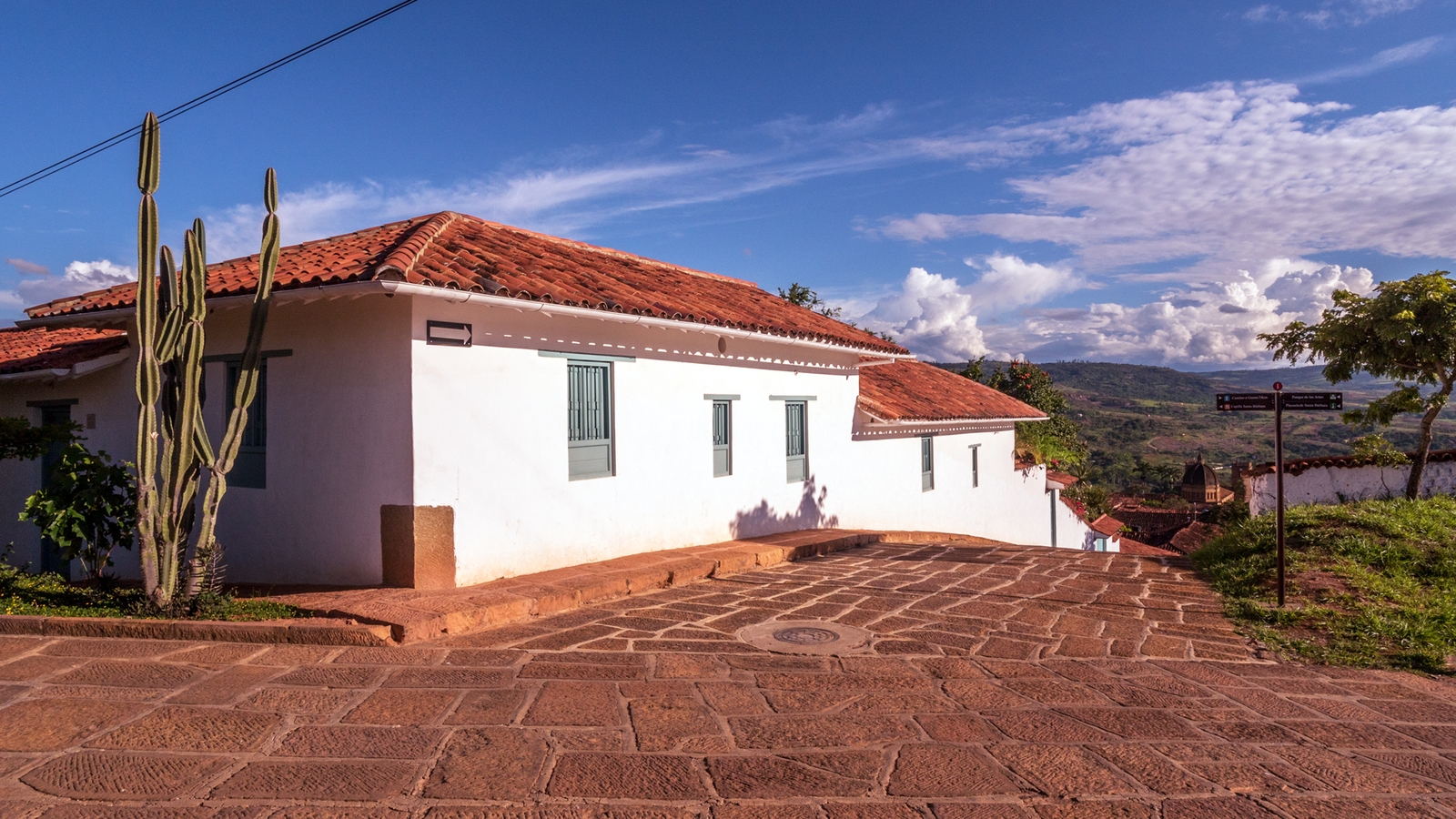 casa-del-pueblo-exterior