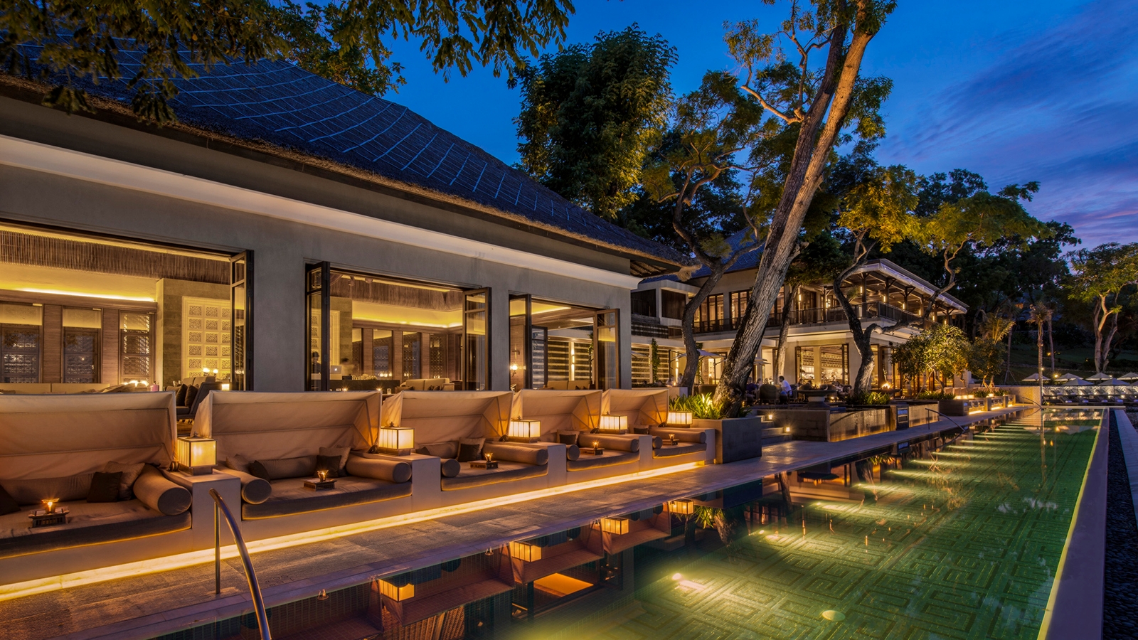 four-seasons-jimbaran-exterior-evening