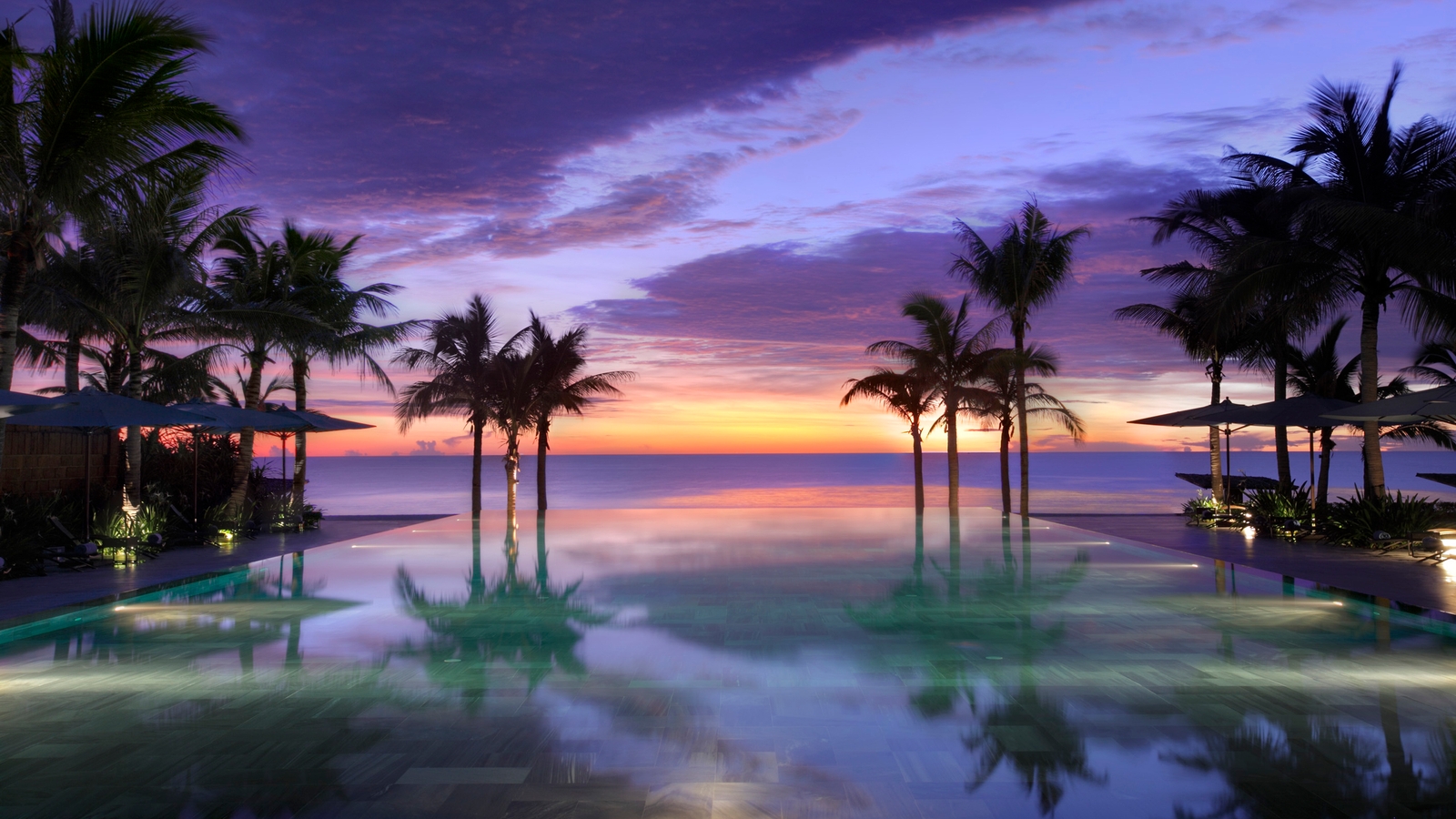 fusion-maia-pool-sunset