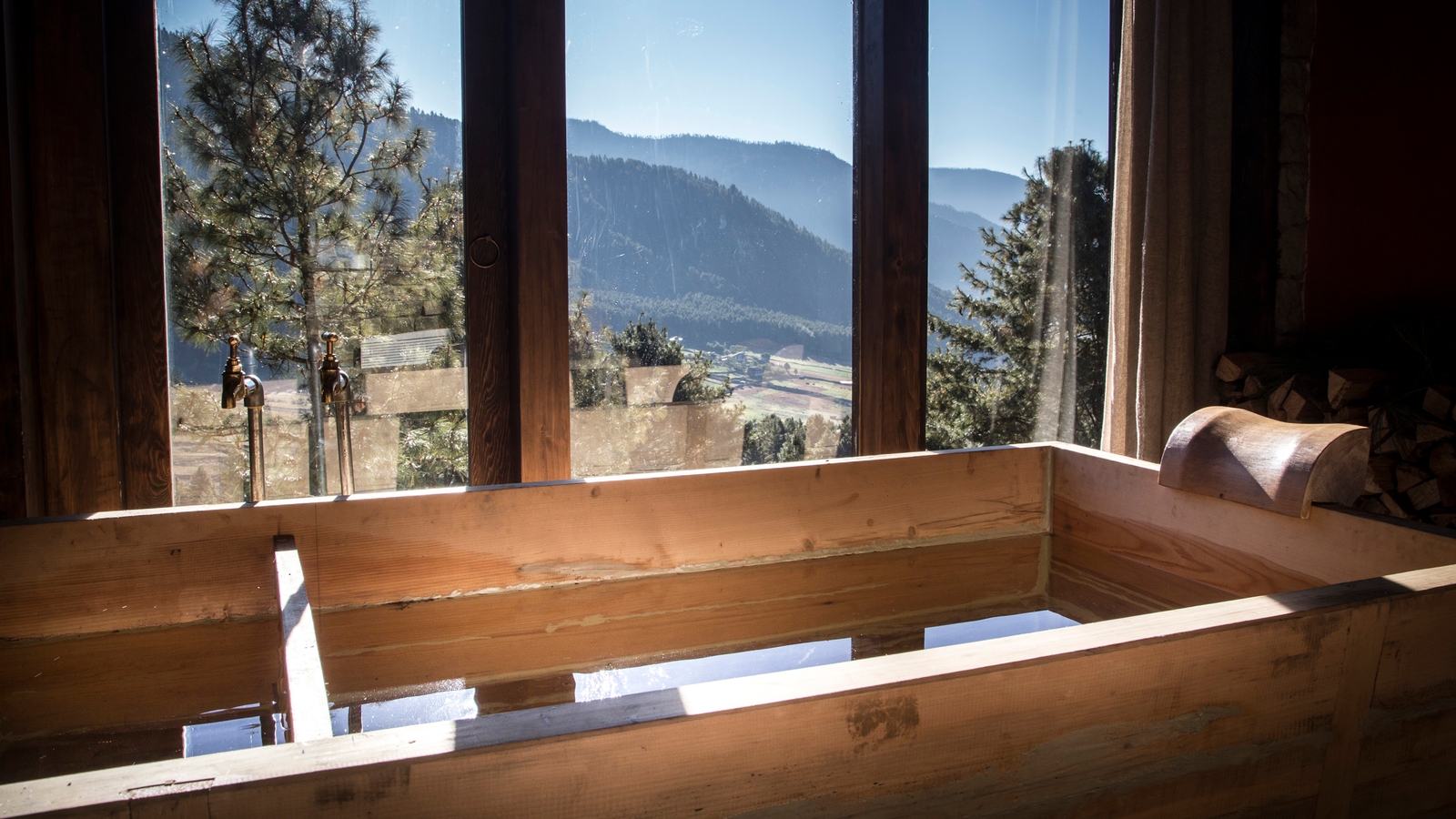 gangtey-lodge-spa-view