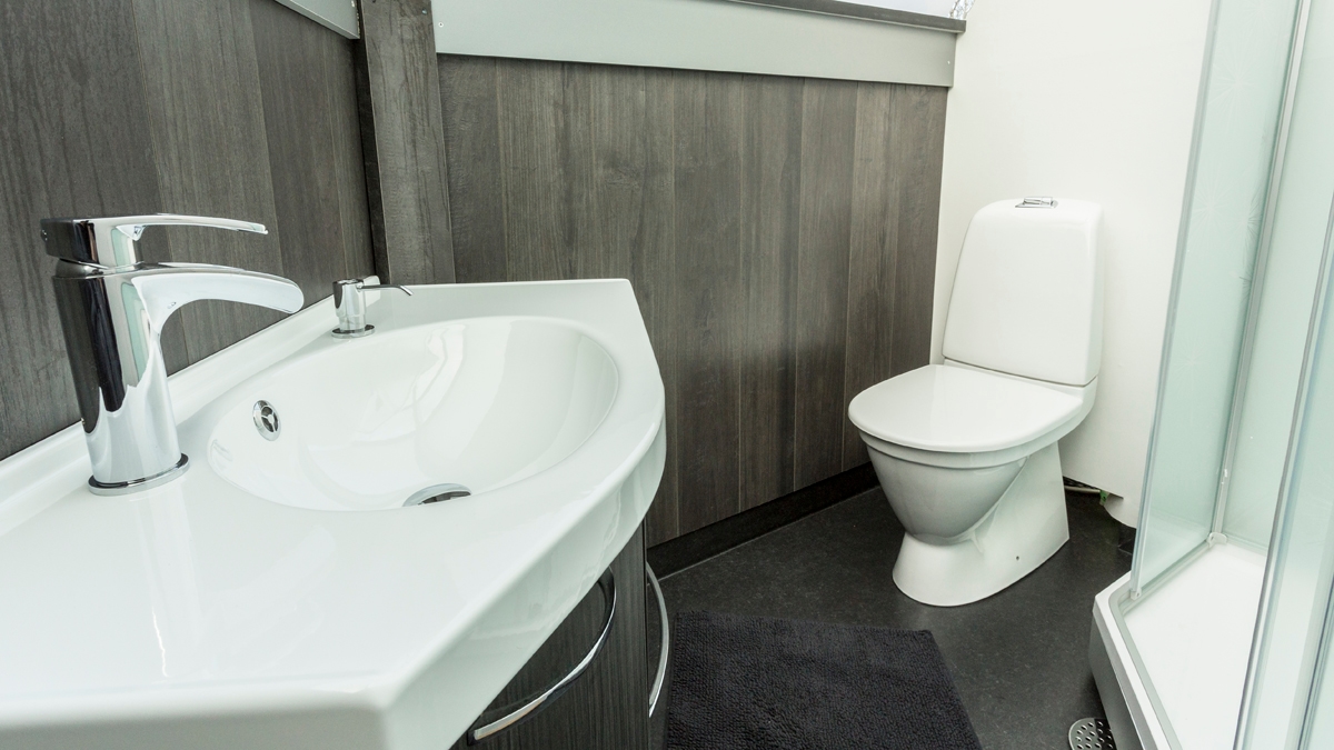 glass-igloos-lapland-bathroom