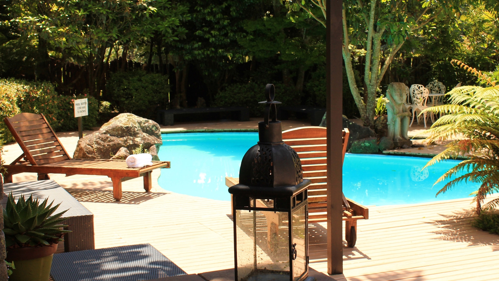 hamurana-lodge-pool