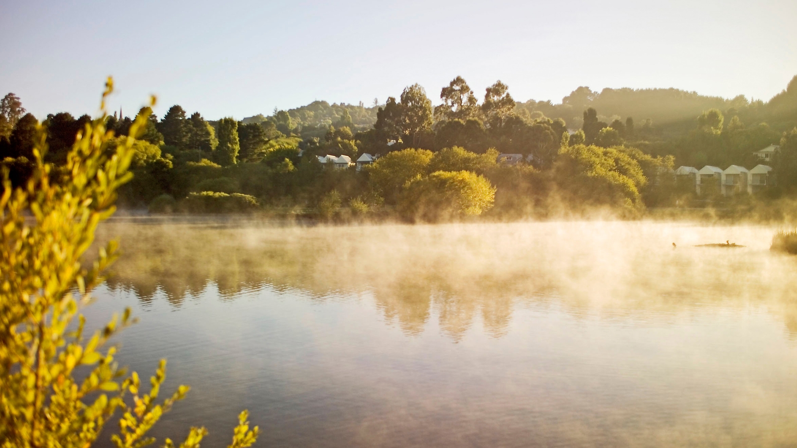 lake-house-daylesford-lake-view