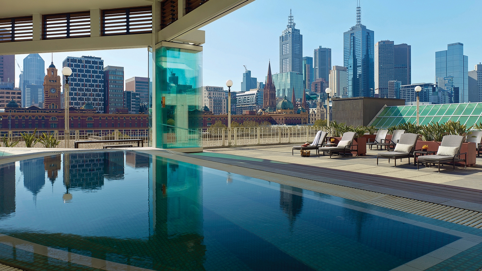 the-langham-melbourne-jacuzzi