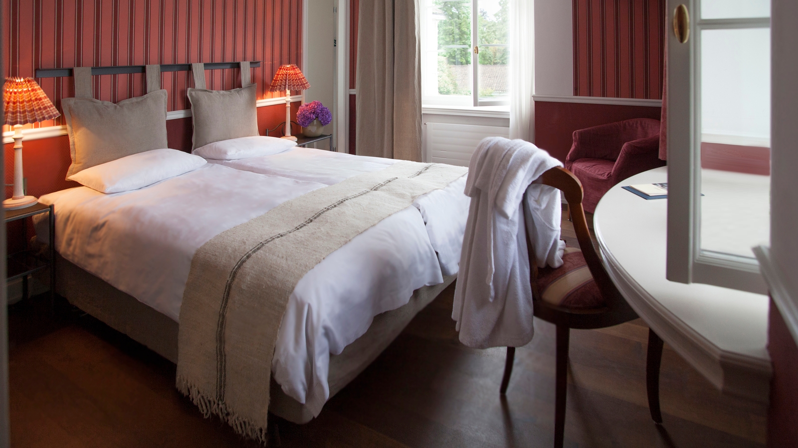 florhof-hotel-bedroom