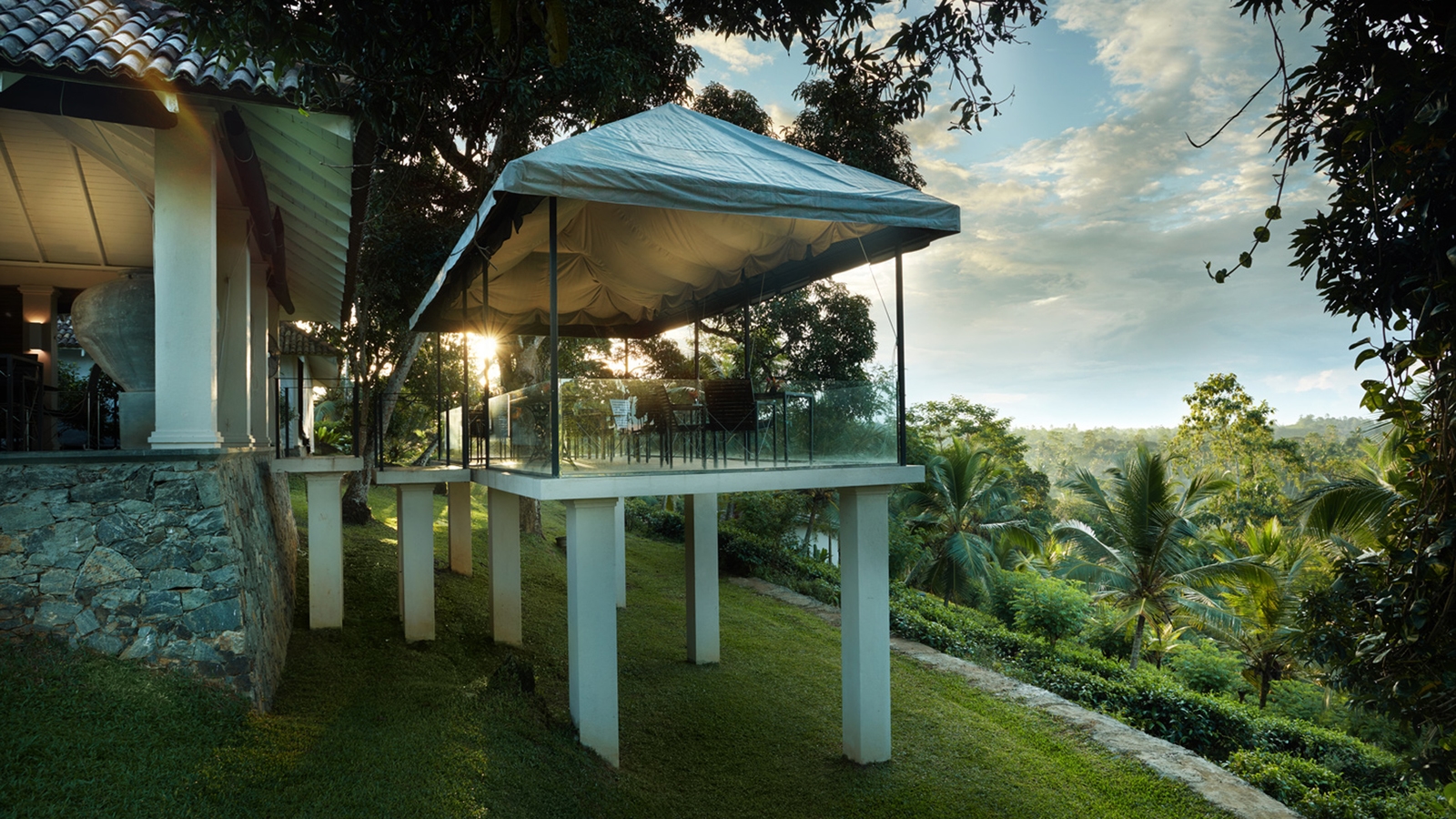 kahanda-kanda-dining-room