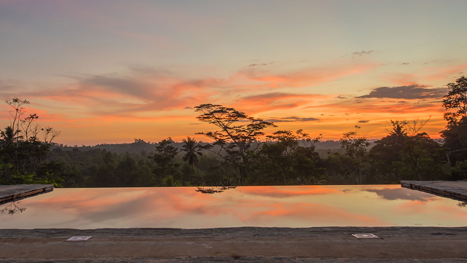 kahanda-kanda-swimming-pool-sunset