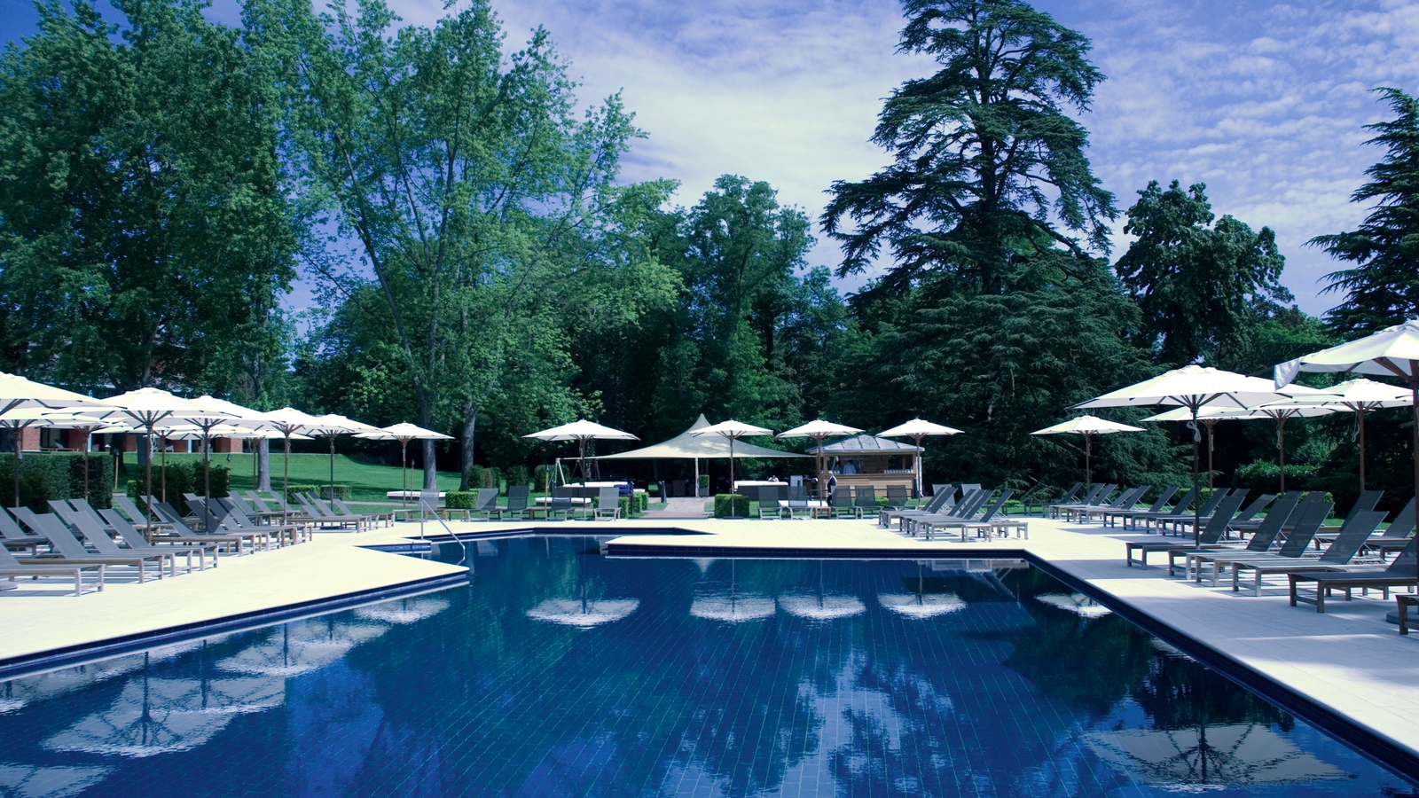 la-reserve-geneva-pool