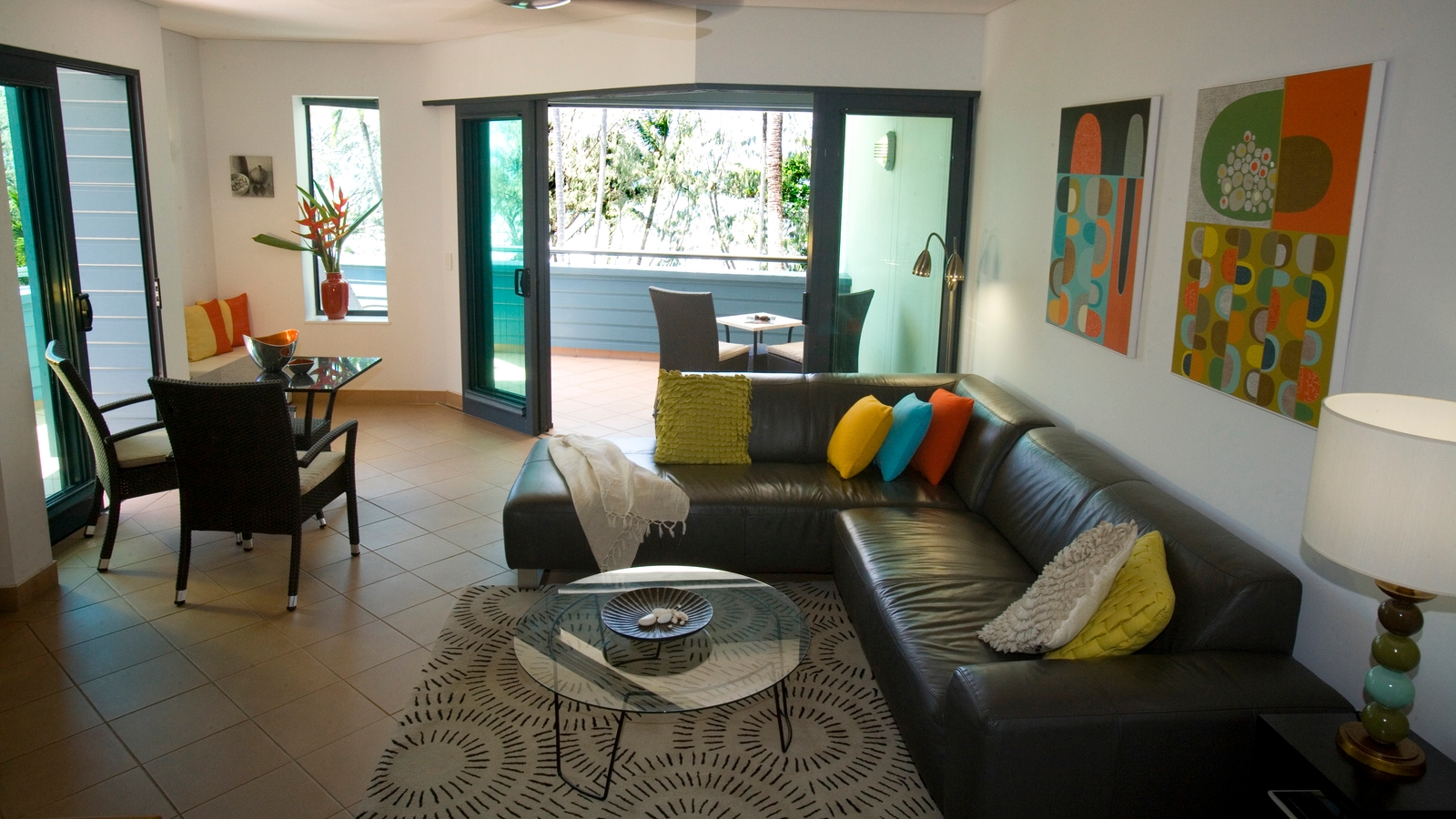 peninsula-boutique-living-room