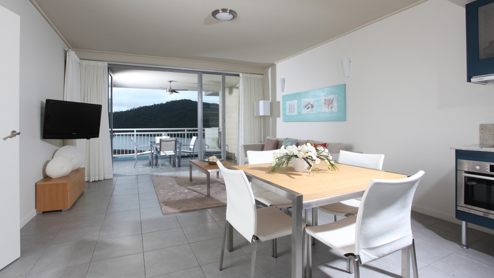 peppers-airlie-beach-bedroom