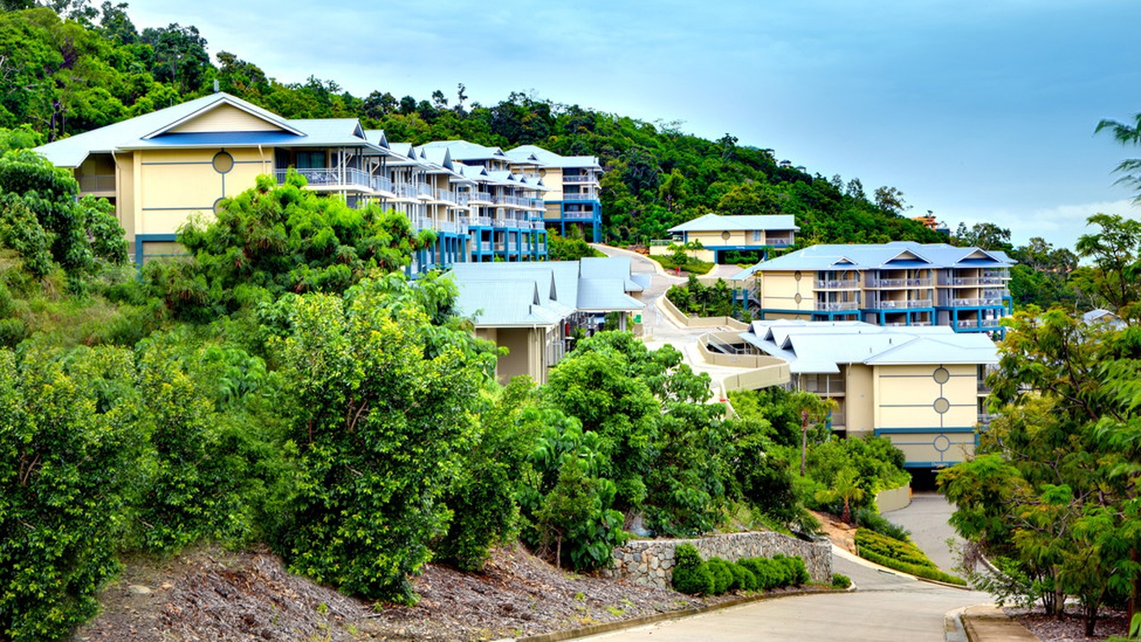 peppers-airlie-beach-exterior