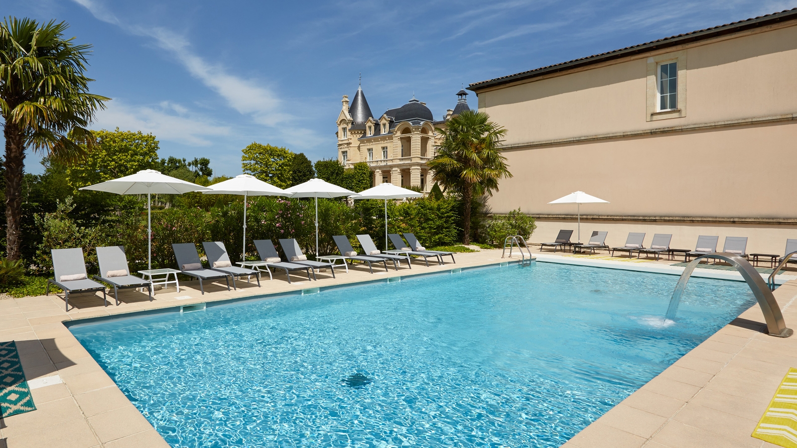 chateau-grand-barrail-pool