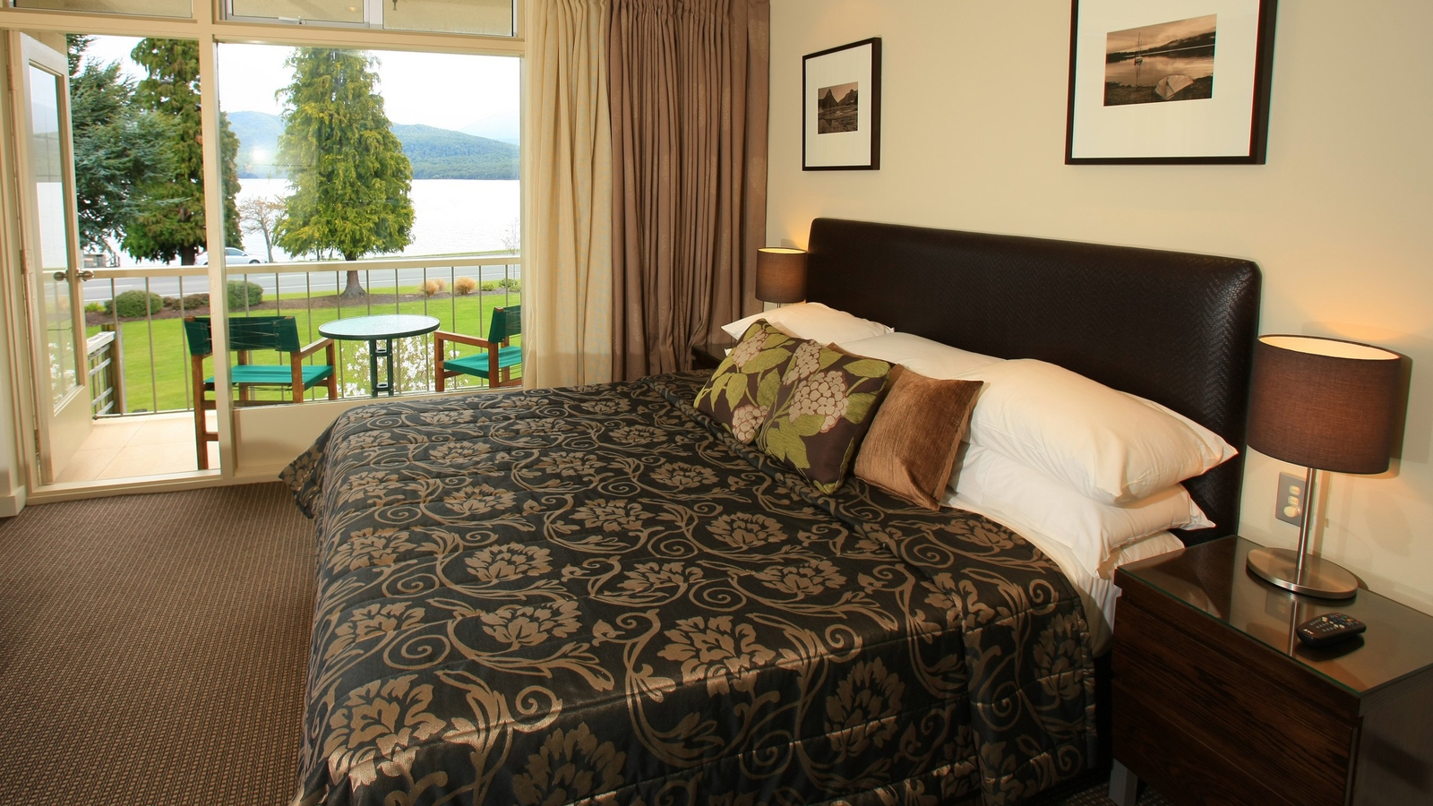 distinction-te-anau-bedroom