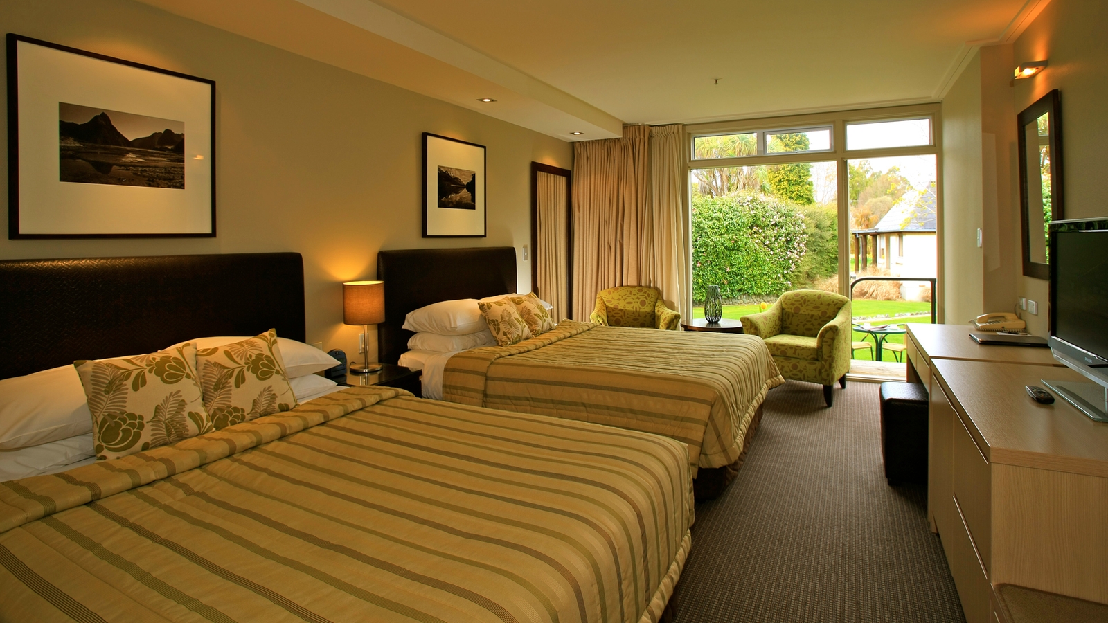 distinction-te-anau-bedroom