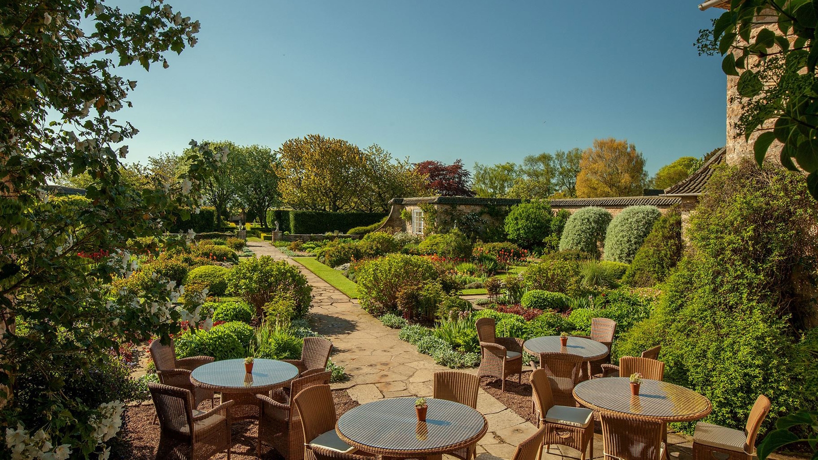 greywalls-garden-tables