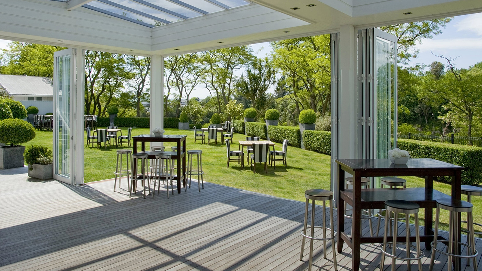 hilton-taupo-decking