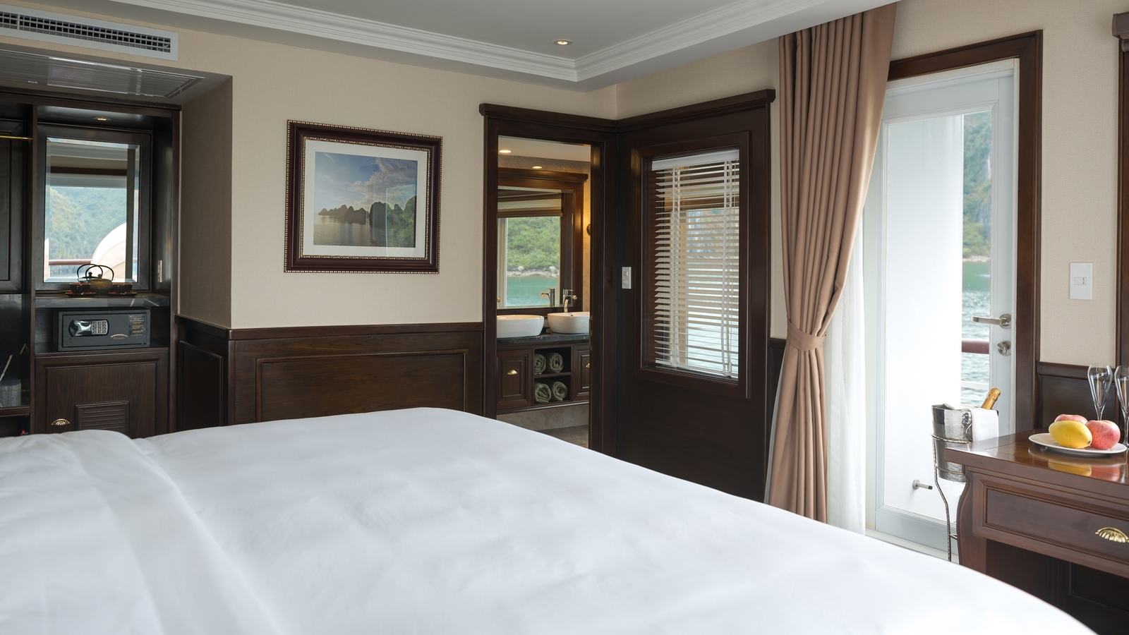 paradise-elegance-cabin-1