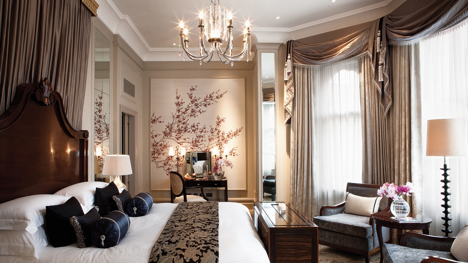 the-langham-london-suite-bedroom