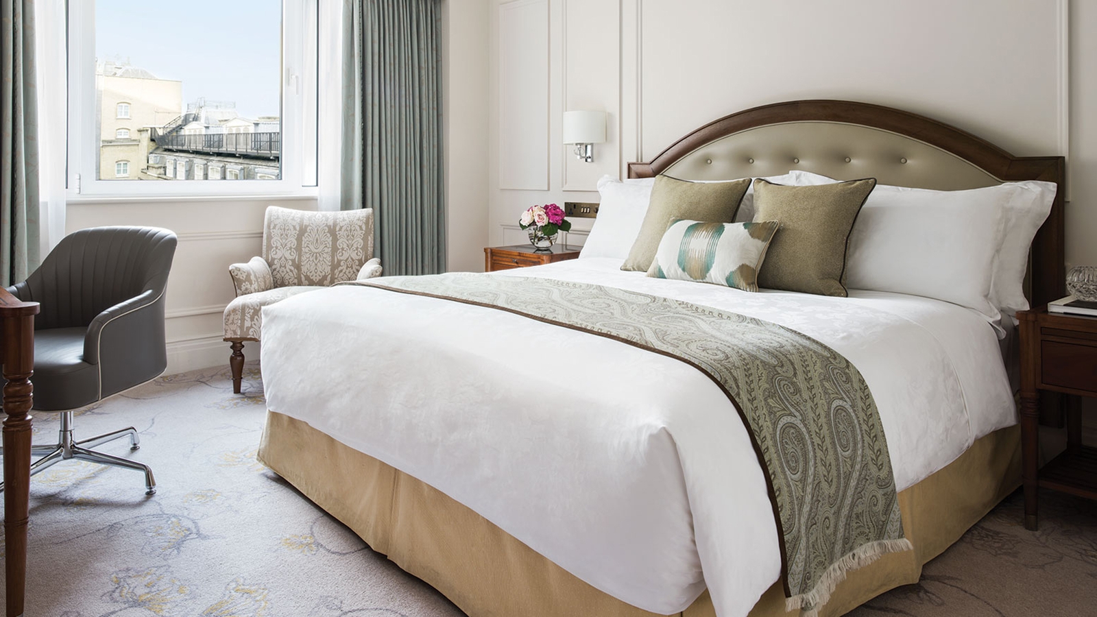 the-langham-london-superior-bedroom
