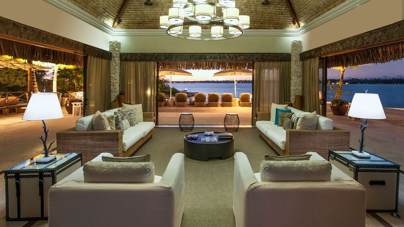 st-regis-bora-bora-lounge