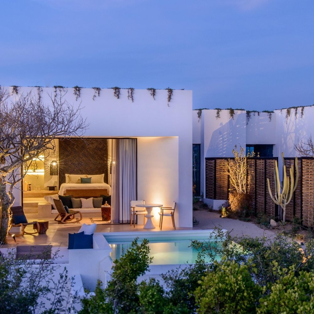 The exterior of the King Suite at dusk at Kimpton Mas Olas, Baja California