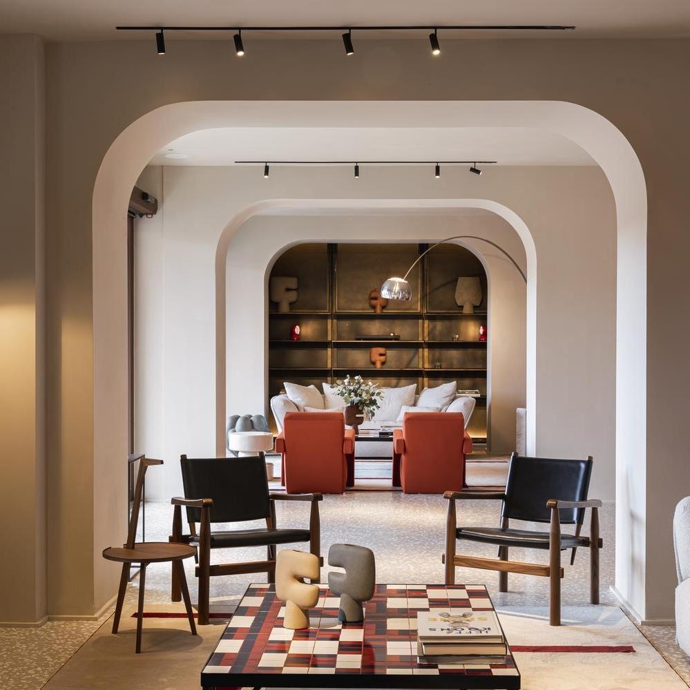 La Roqqa's lobby lounge.