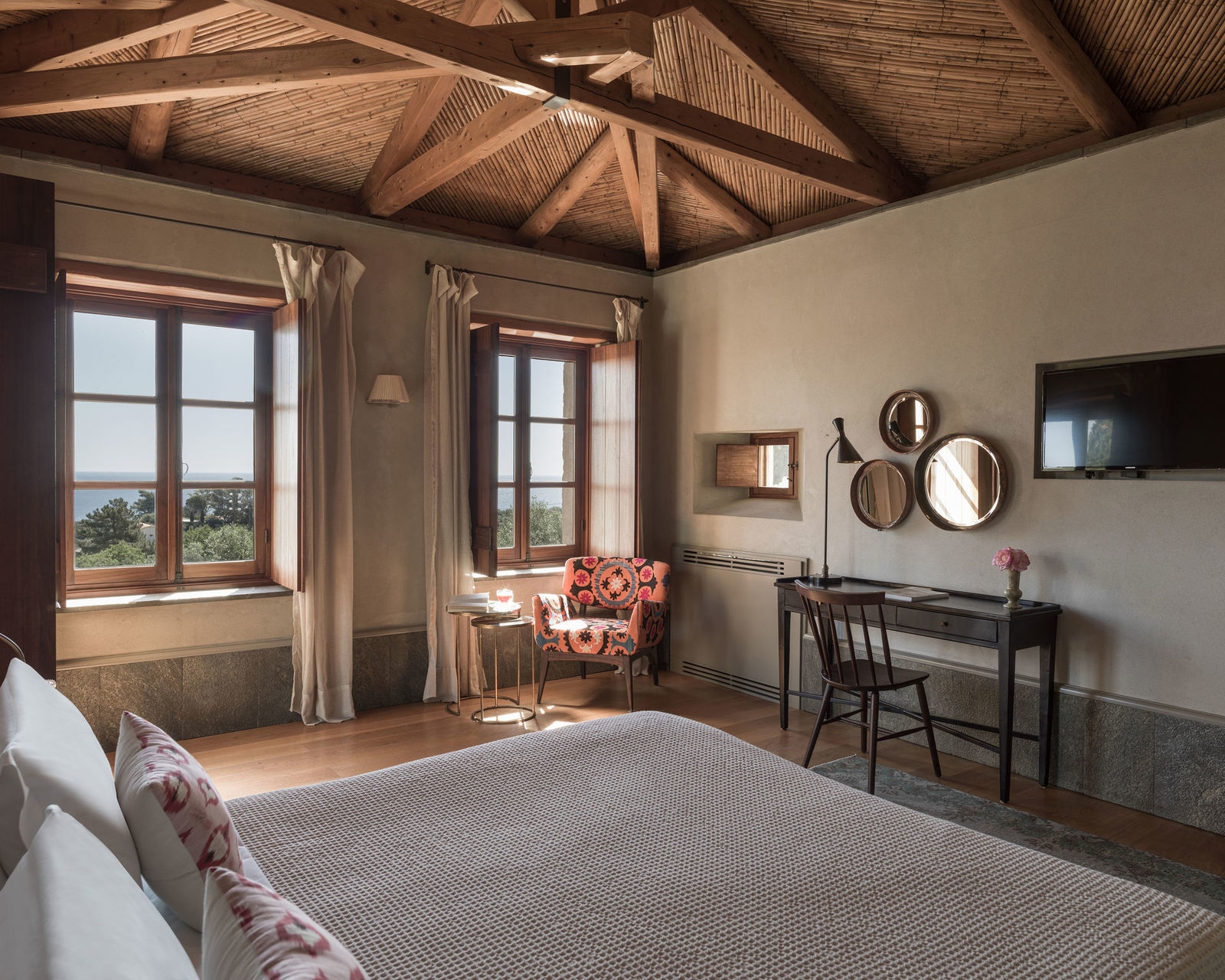 Kinsterna Hotel pool villa suite