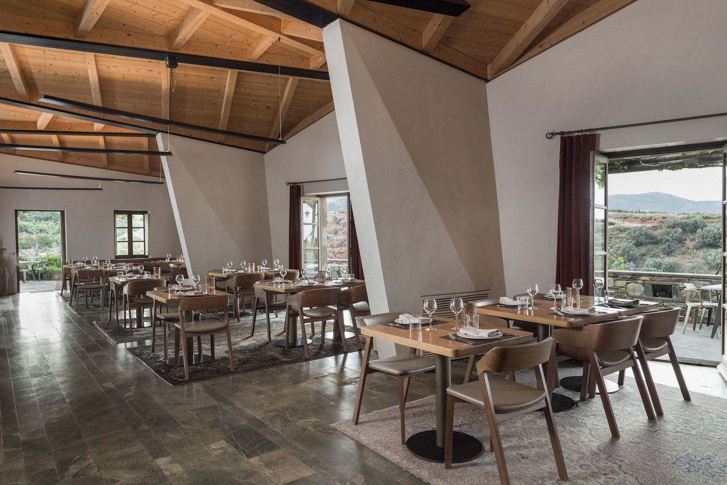 restaurant Kinsterna Hotel peaceful setting