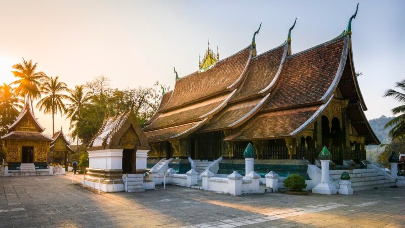 sunset-wat-xieng-thong