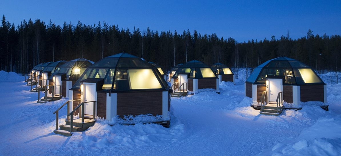 glass-igloos-lapland-night