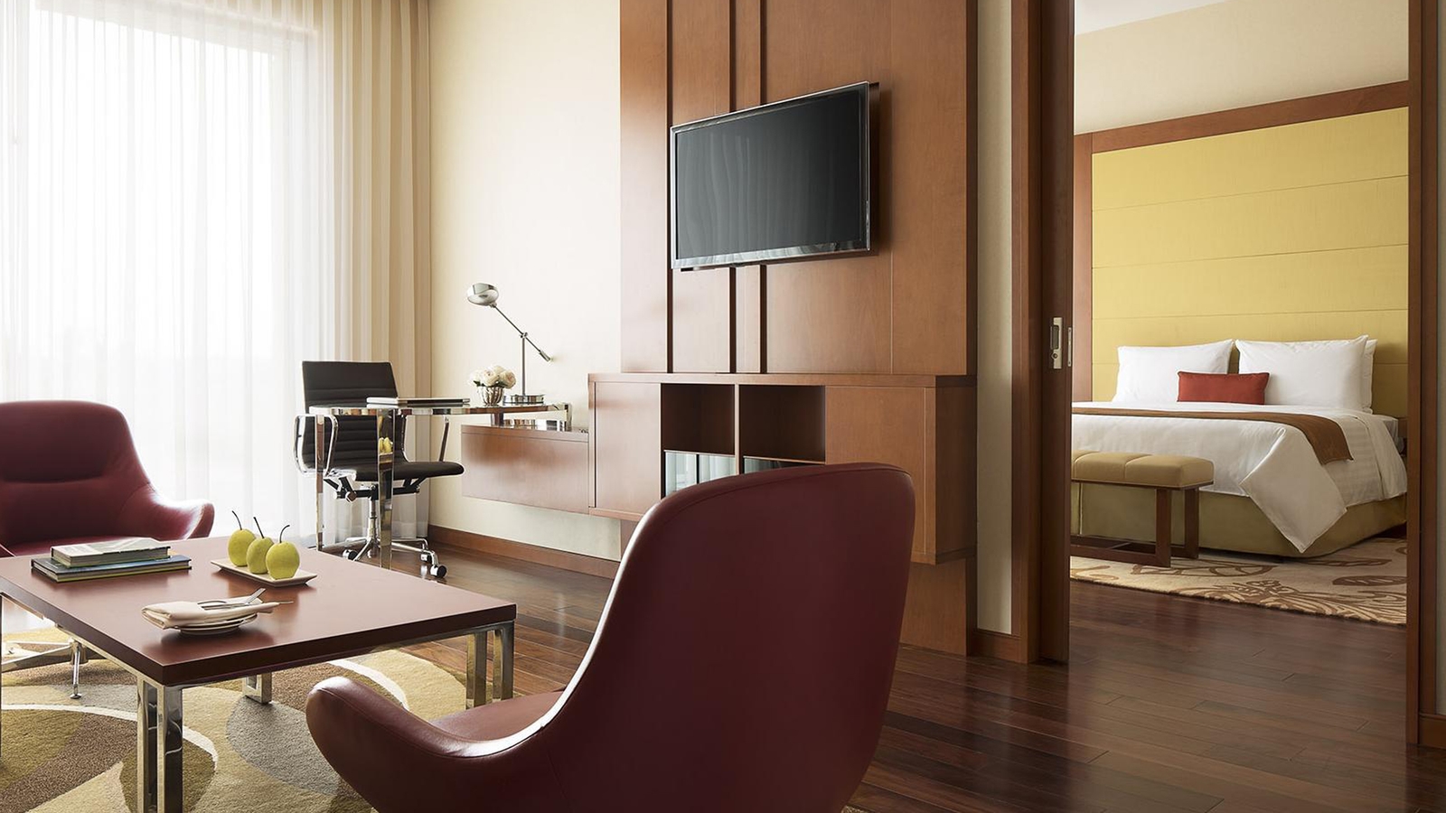 courtyard-cochi-airport-bedroom-1