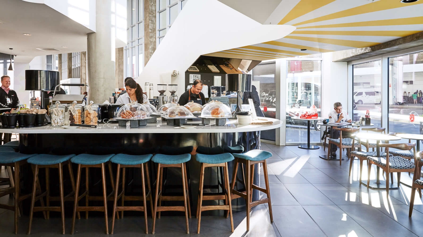 rydges-sydney-airport-cafe