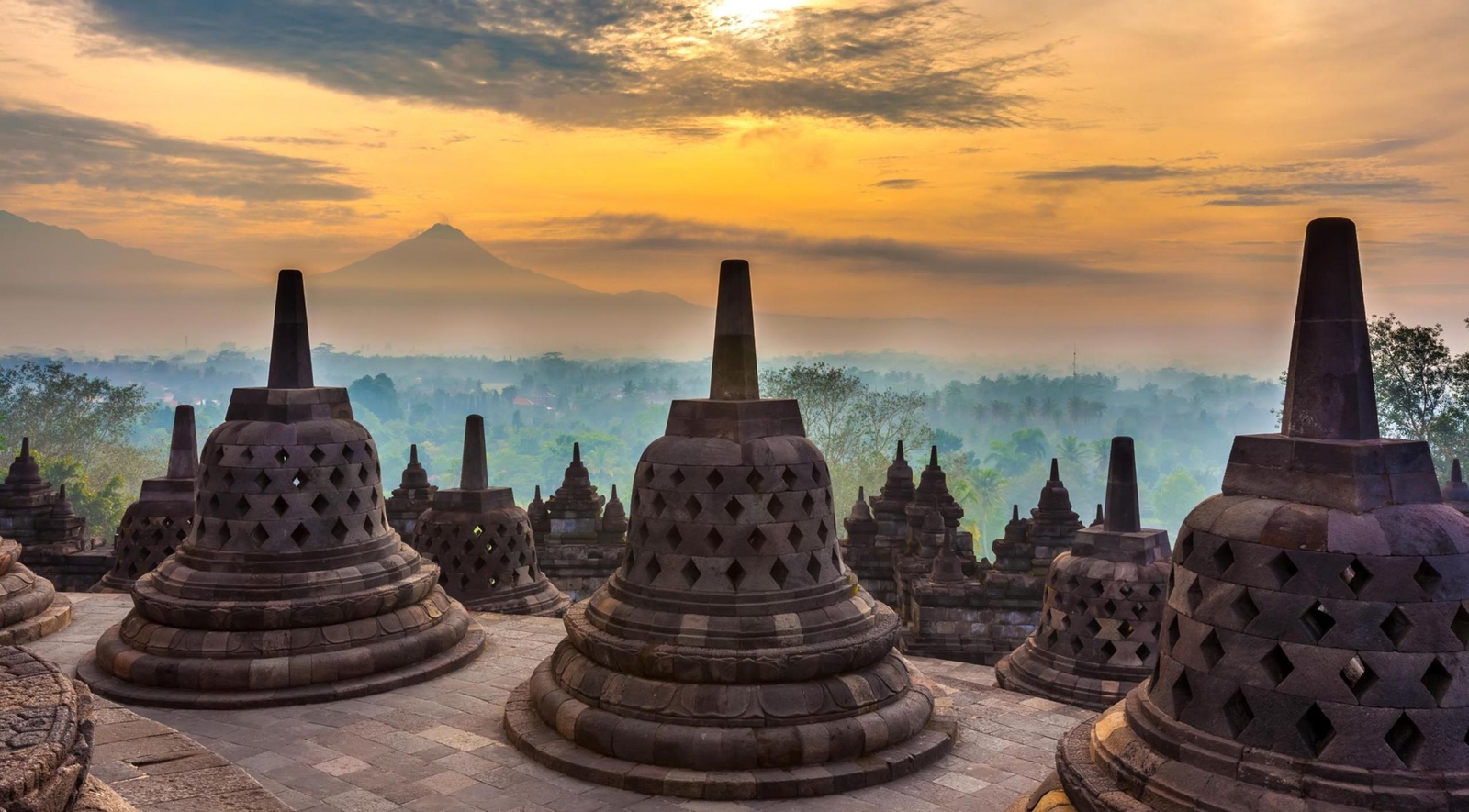 Java’s rich cultural heritage, the marine-rich waters of the Komodo archipelago, and the secluded, untouched wilderness of Sumba.