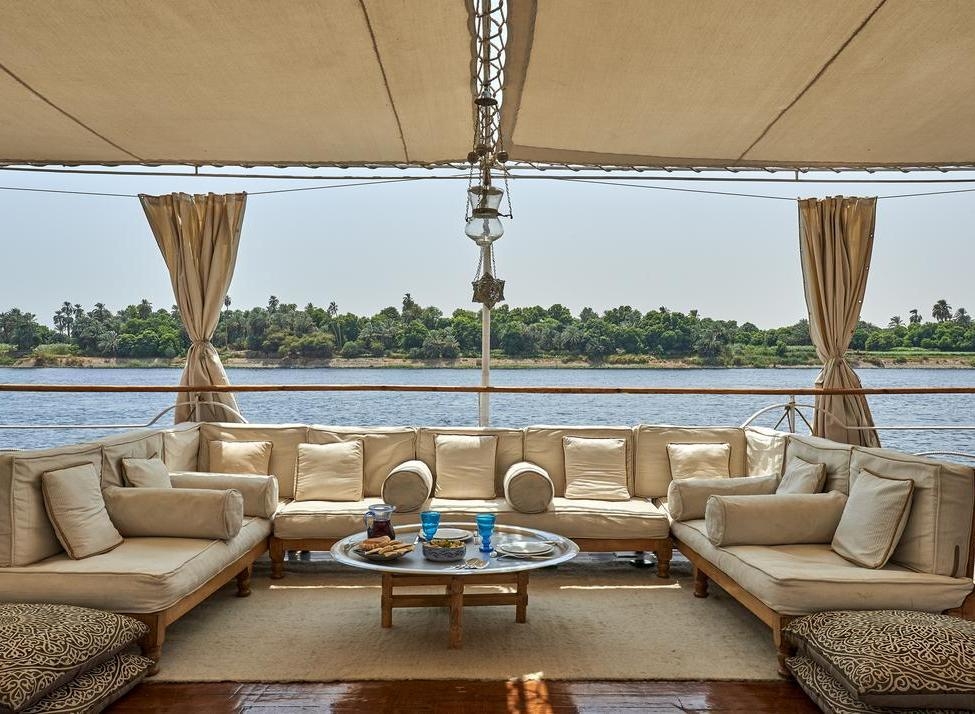 A glimpse of a lounge area on a dahabiya from Lazuli.