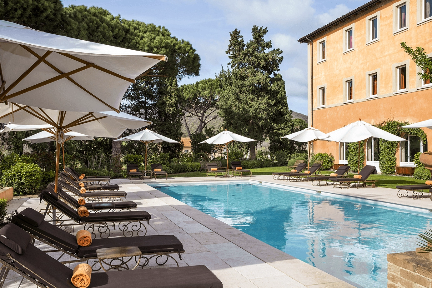 The pool area of L’Andana Tenuta La Badiola.