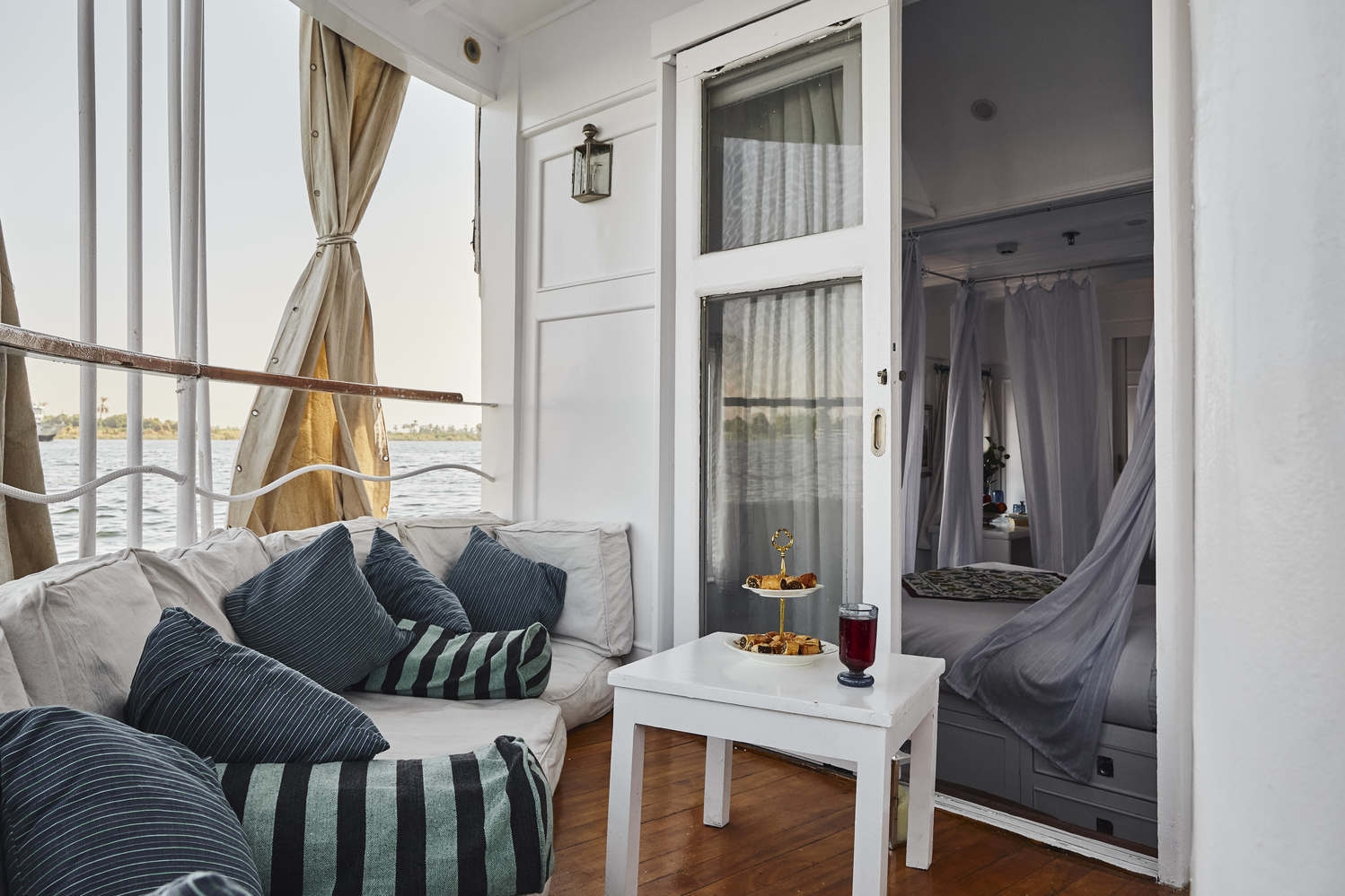 The adjoining outdoor area of a suite on the Lorient dahabiya from Lazuli.