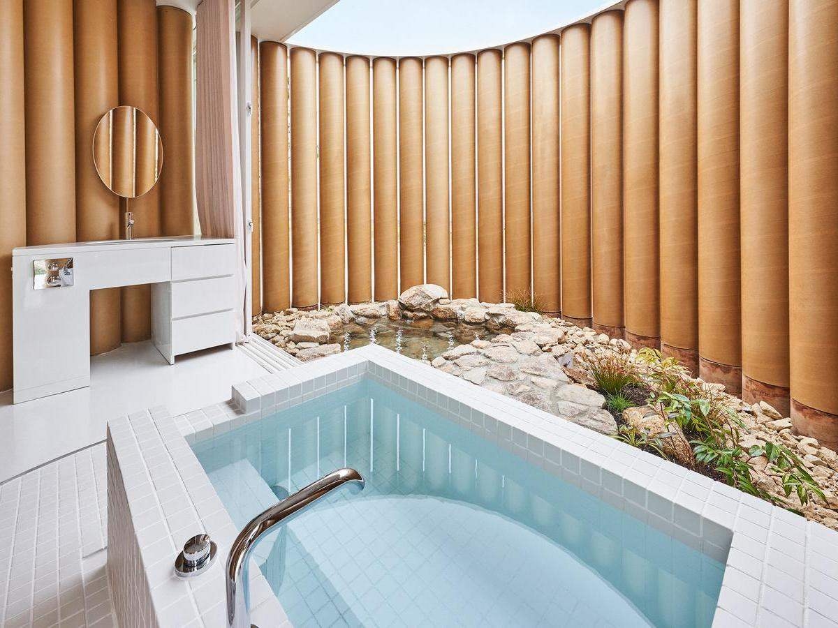 Open-air bathroom in one of the villas at Simose Art Garden Villa