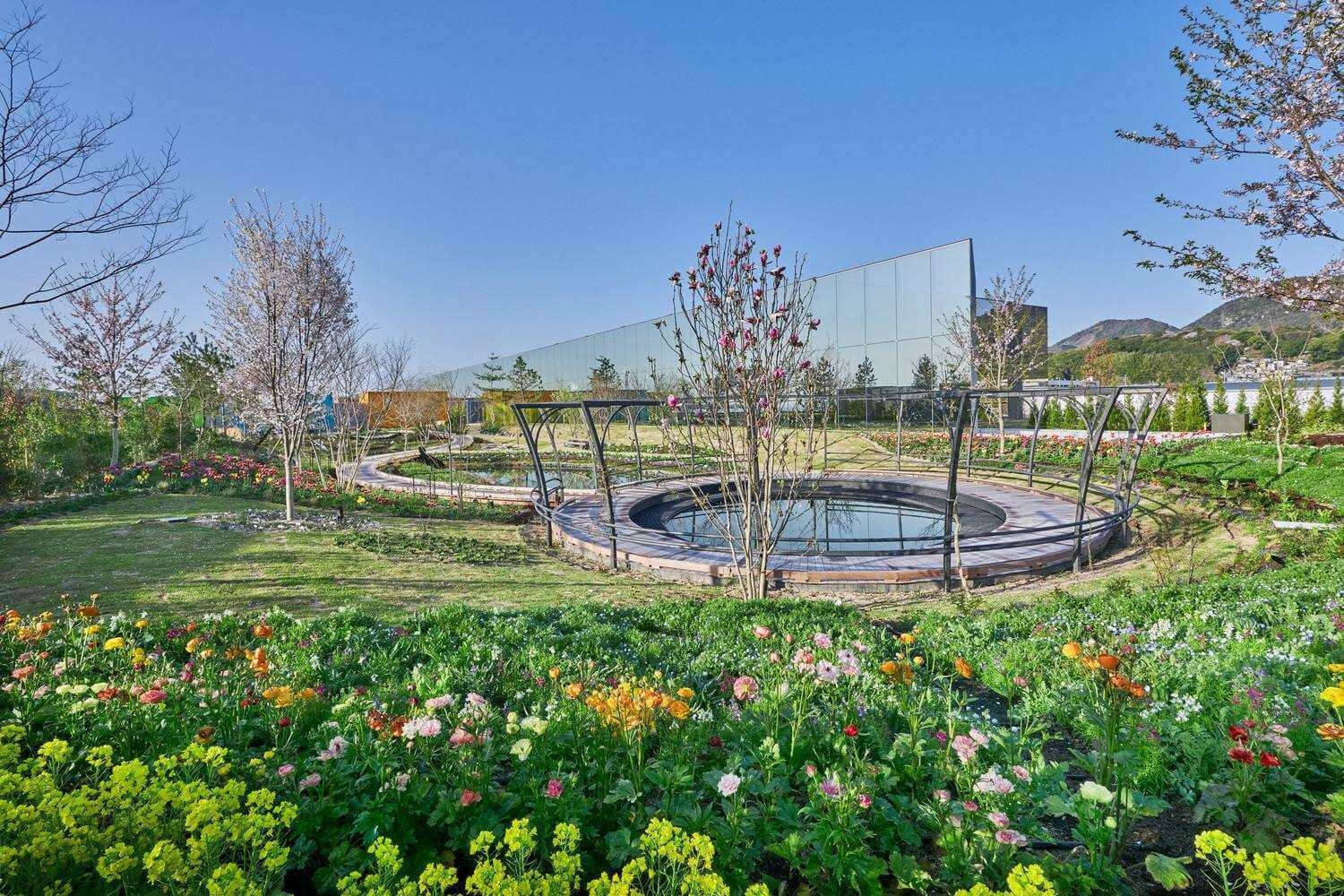 Emile Gallé’s Garden at Simose Art Garden Villa