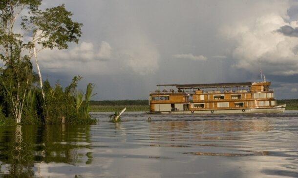 Delfin II Amazon Cruise