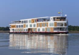 Strand Cruise