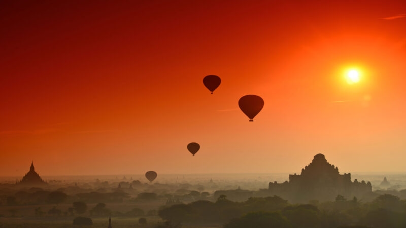 myanmar-bagan-balloons