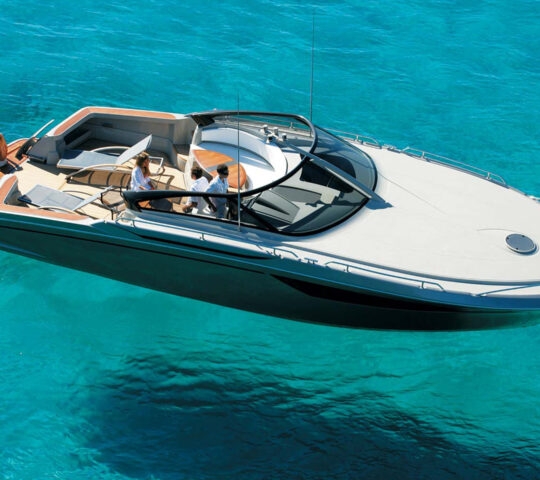 Private speedboat on Mykononos