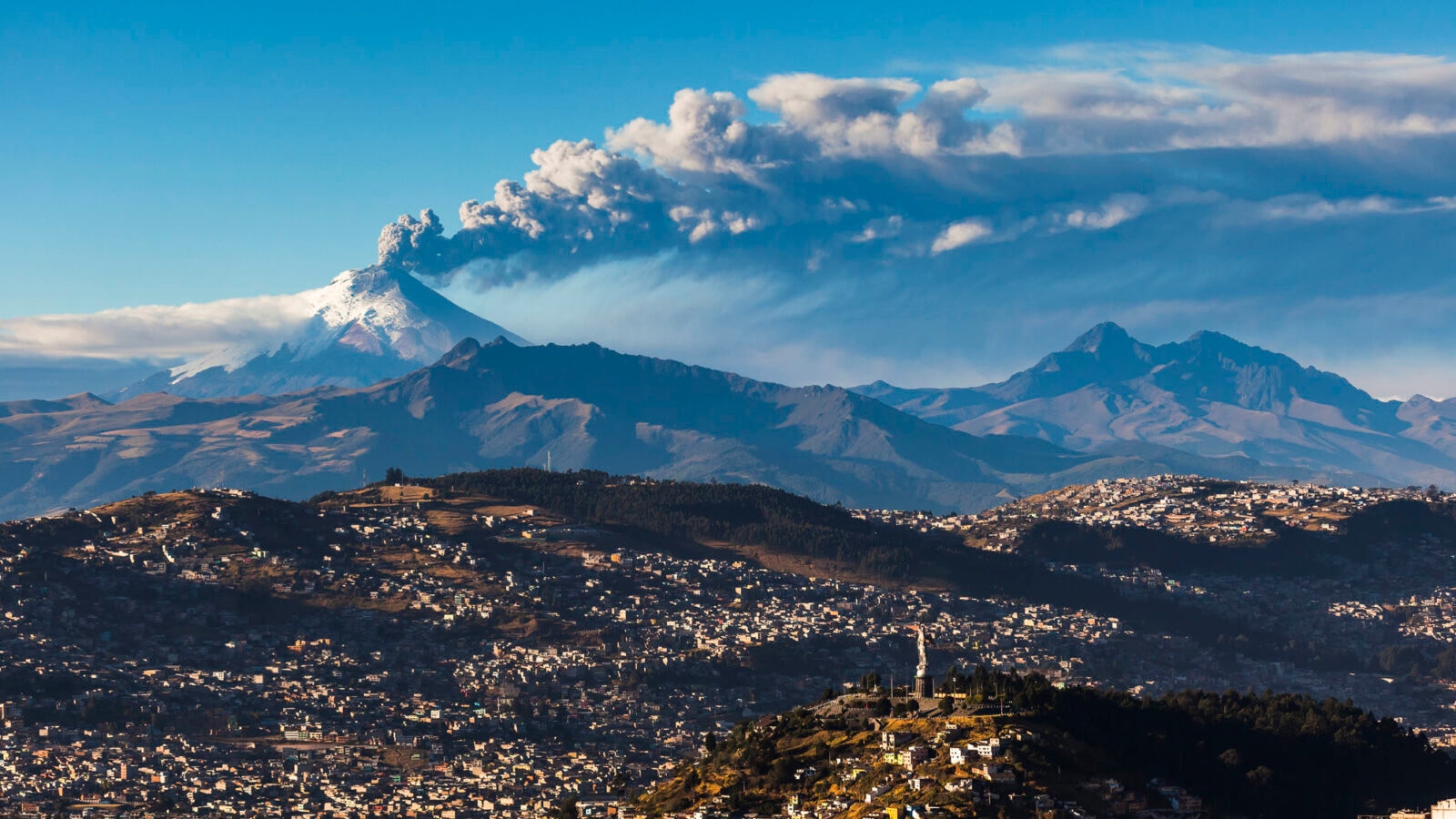quito-cotopaxi-view-ecuador