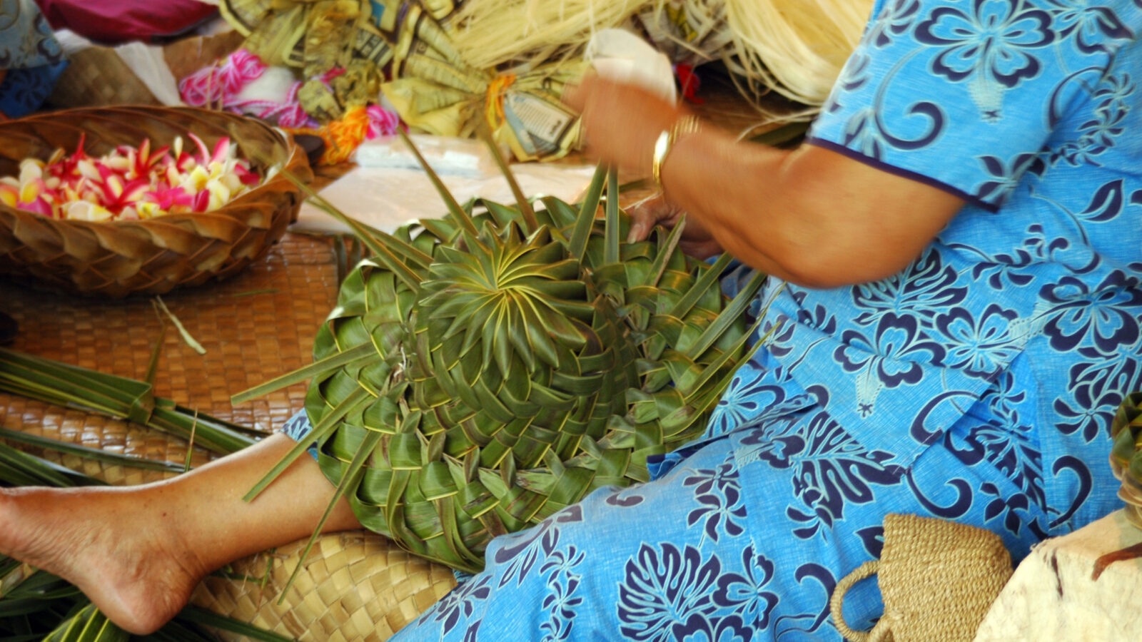fiji-hat-weaving