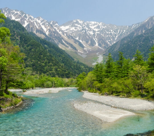 japanese-alps-river-and-mountain