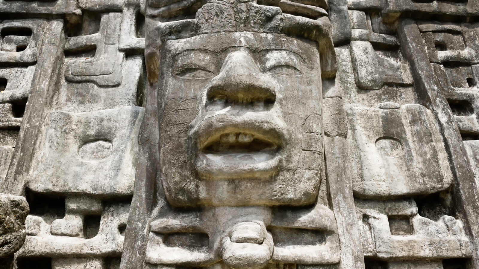lamanai-detail-belize