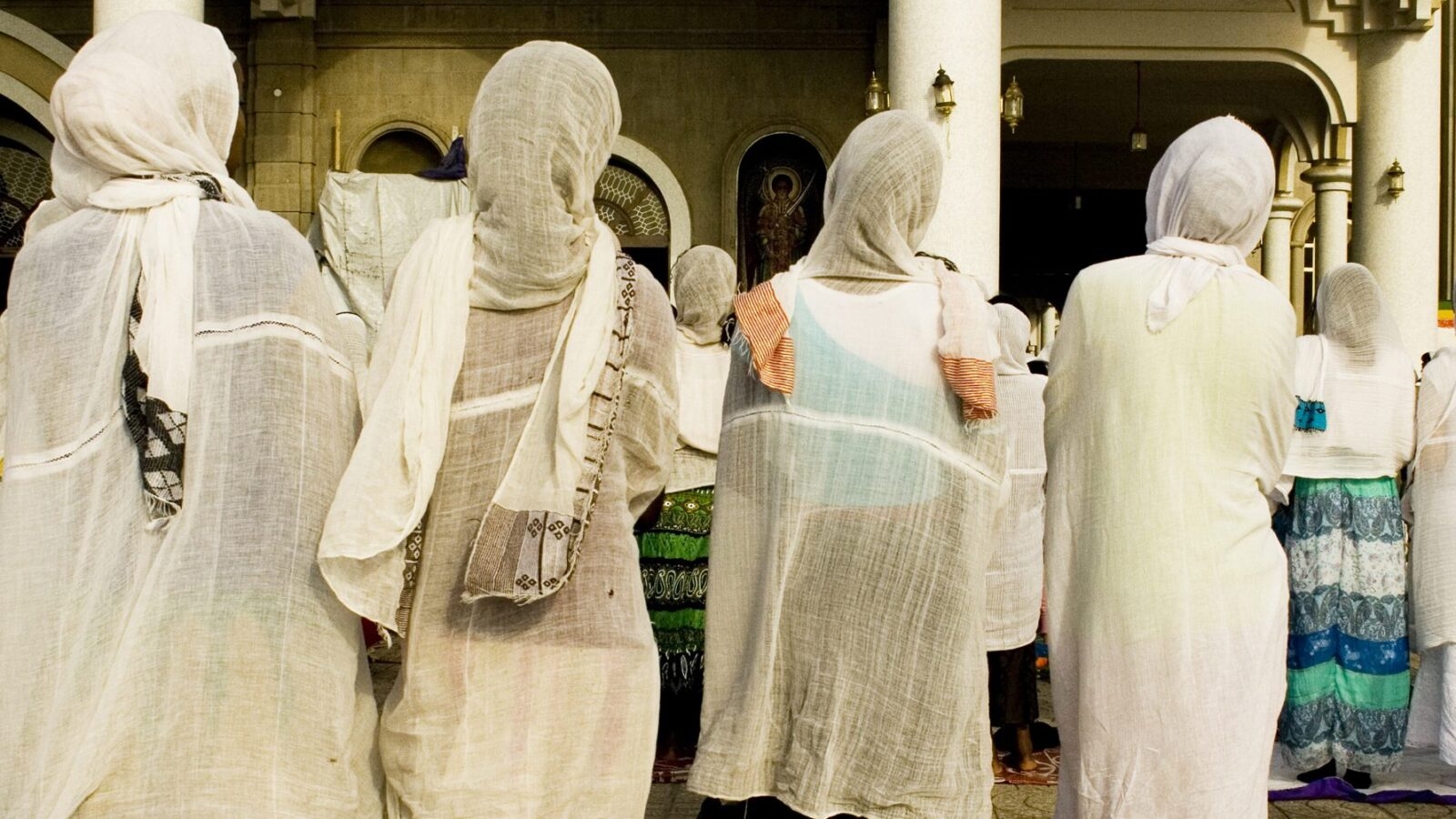 addis-ababa-girls-at-church