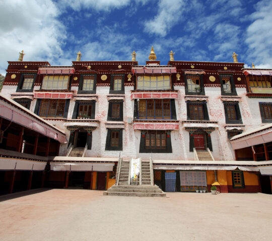 drepung-monastary-lhasa