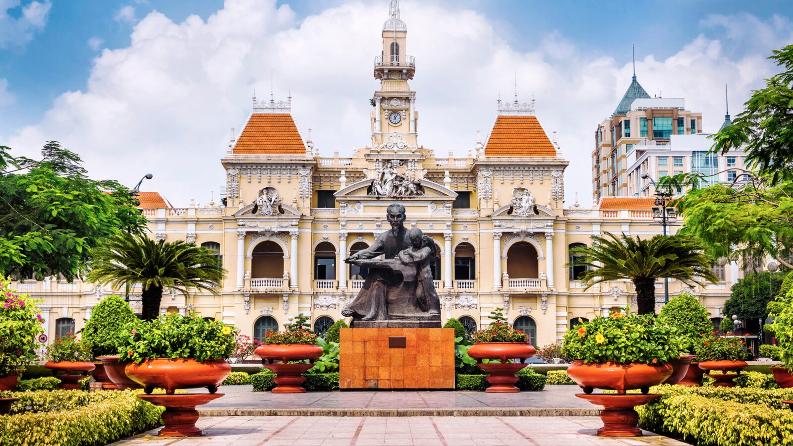 ho-chi-minh-city-hall