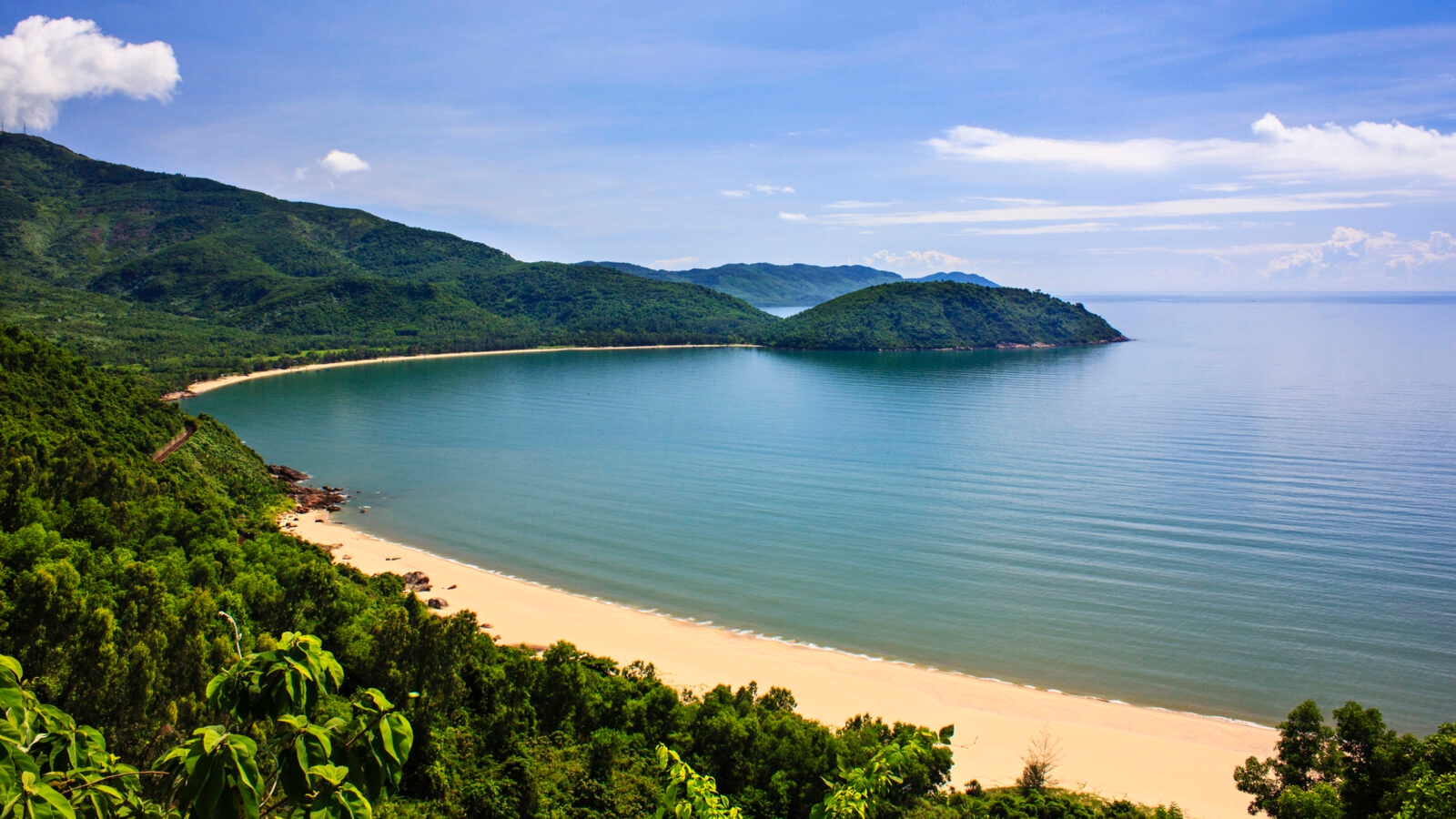 nam-chon-bay-danang